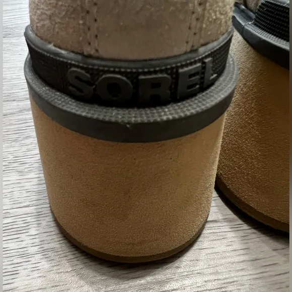 Sorel  Women's Hi-Line Heel Chelsea Boot - Chalk, Ceramic size 9.5