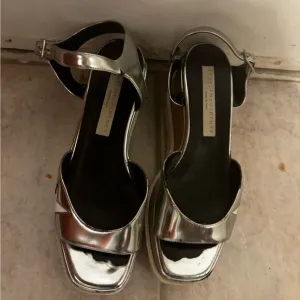 Stella McCartney Elyse Sandals wedge dress shoes open toe platforms metallic