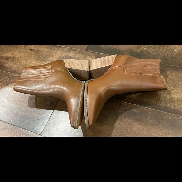 STEVE MADDEN  Acton Block Heel BootieNWOT