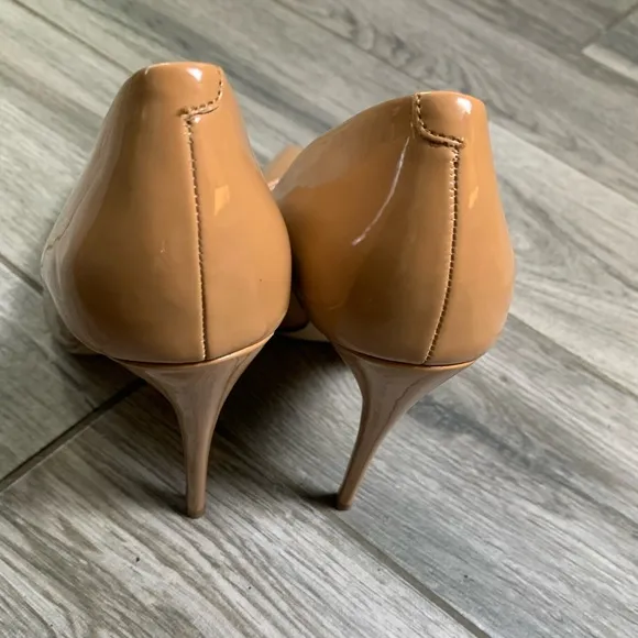 Steve Madden 🌼 Daisy Heels