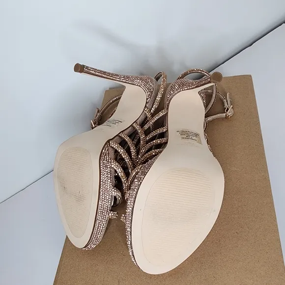 Steve Madden Givinn Gold Strappy Heels Size 7.5