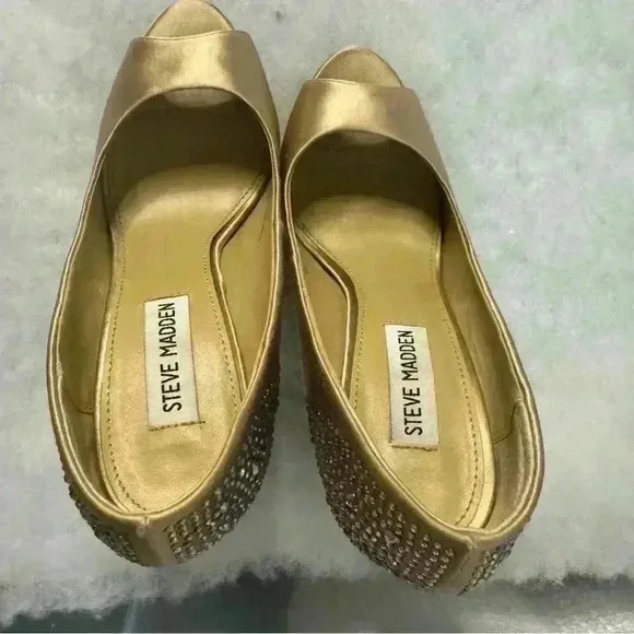 Steve Madden Gold Satin Open Toe 5 1/2” Rhinestones Cover Heels Size 6.5