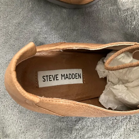 Steve Madden Women's Tan Leather Shoe size 10 lace up
