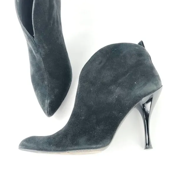 Stuart Weitzman 7 Black Suede Split Front Bootie V