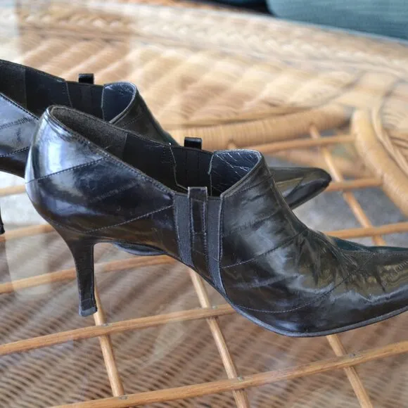 Stuart Weitzman Black Heeled Designer Shootie, Pointed Toes, Leather, Size 7 1/2