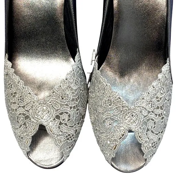 Stuart Weitzman Chantell Aluminum Silver Leather Chantilly Lace Peep Pumps 7.5M