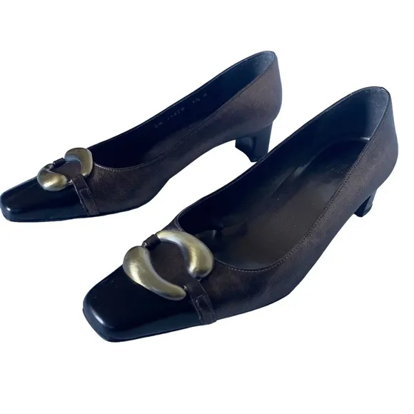 Stuart weitzman low heel shoes size 7.5 ((SH6)