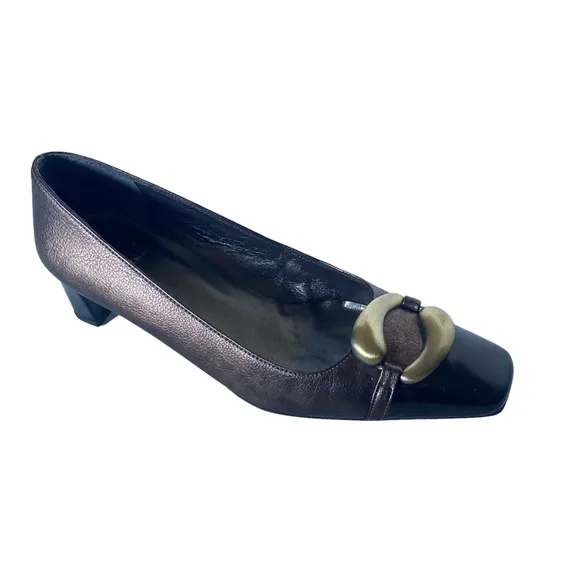 Stuart weitzman low heel shoes size 7.5 ((SH6)