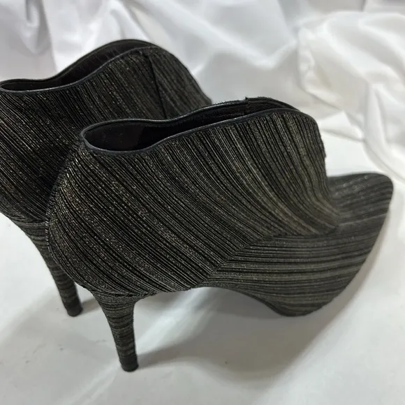 STUART WEITZMAN metallic Black/Gold Stiletto Ankle Boots Booties boots 81/2