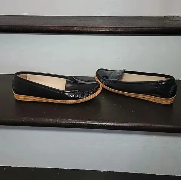 Stuart Weitzman Shoes 8.5 M Patent Leather Loafers Flats Slip On Quality Comfort