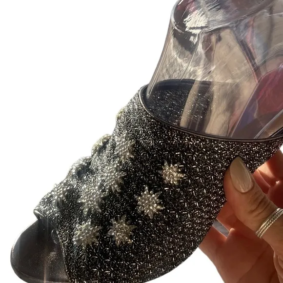 Stuart Weitzman silver slip on heels, starz, RARE style, size 6 whimsical