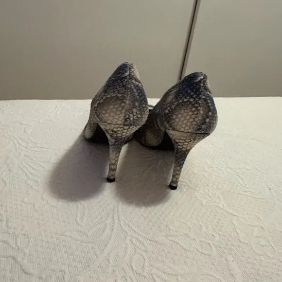 Stuart weitzman- woman heel shoes