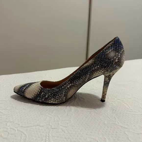 Stuart weitzman- woman heel shoes