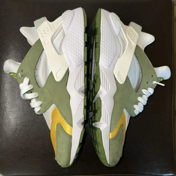 Stussy x Nike Air Huarache LE 2021 “Dark Olive” Shoes…