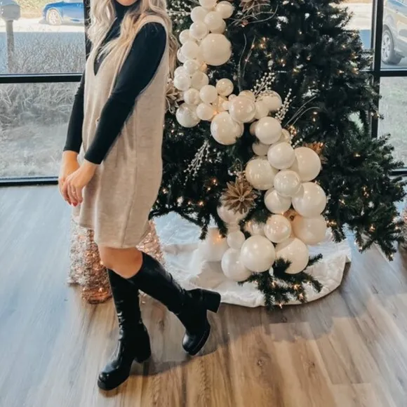 Sweater dress with pockets