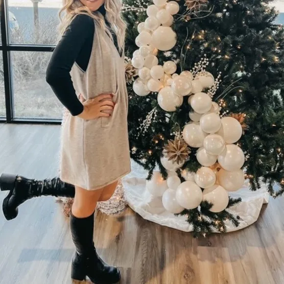 Sweater dress with pockets