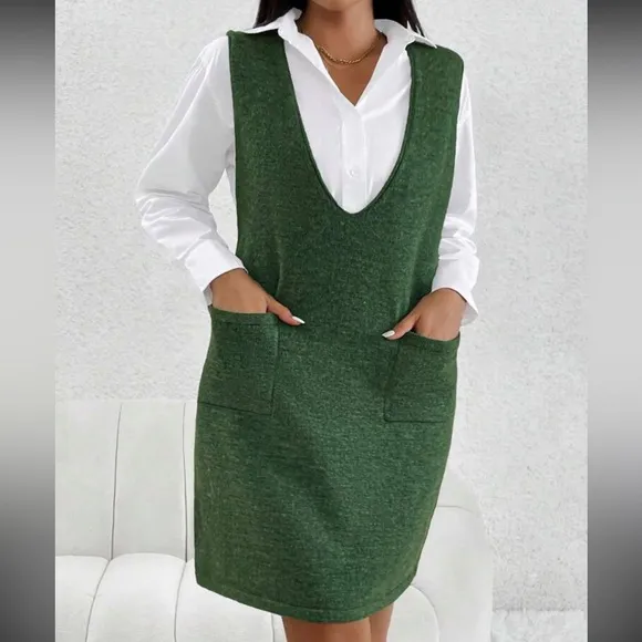 Sweater dress with pockets
