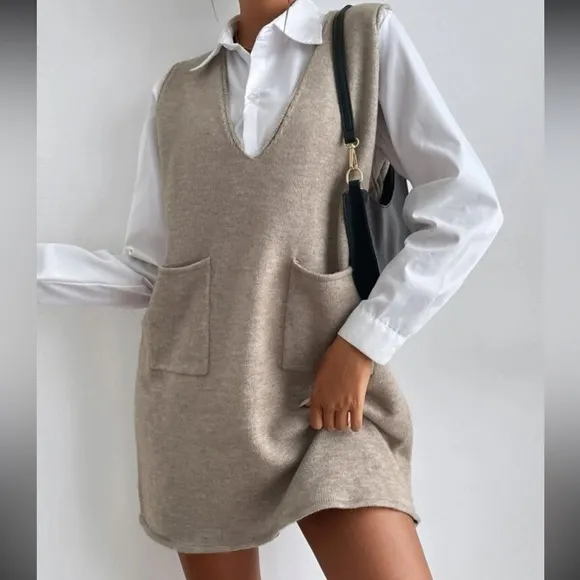 Sweater dress with pockets
