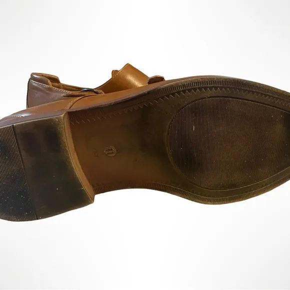 Tan Leather Oxfords with Polished Finish and Rounded Toe.  ARider men’s size 11