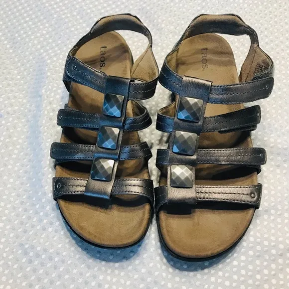 Taos Footwear Cleopatra Pewter Gray Sandals Strappy Metallic
