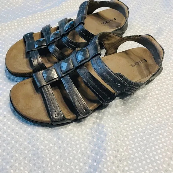 Taos Footwear Cleopatra Pewter Gray Sandals Strappy Metallic