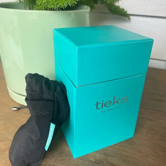 Tieks Mini Razzleberry Flats