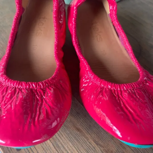 Tieks Mini Razzleberry Flats