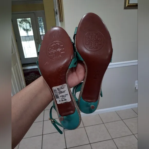 TORY BURCH Aileen Sandals  strappy scalloped