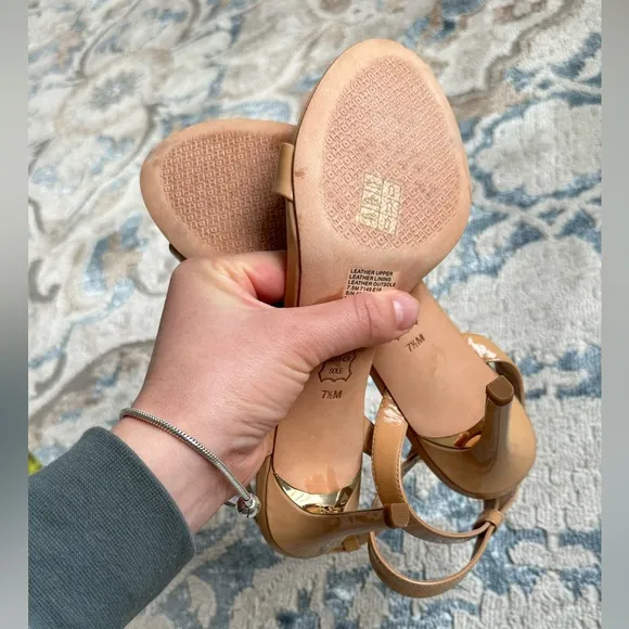Tory Burch Elana Beige 85mm heels light oak patent leather heels in size 7.5