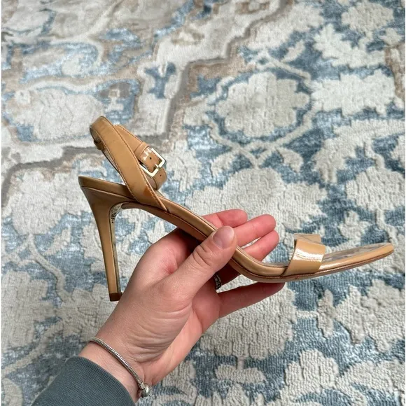 Tory Burch Elana Beige 85mm heels light oak patent leather heels in size 7.5