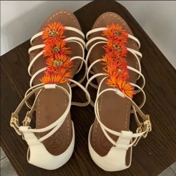 TORY BURCH Shoes Women's sz9 Sandals Cream Leather Floral Buckle Strappy Sandals