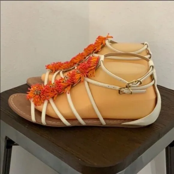 TORY BURCH Shoes Women's sz9 Sandals Cream Leather Floral Buckle Strappy Sandals