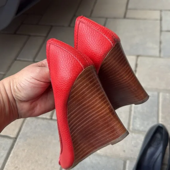 Tory Burch Women's Red and Black Peep Toe Heels size 9