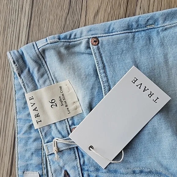 Trave Light Wash Sophie Low Rise Slim Cropped Jeans 26 NWT