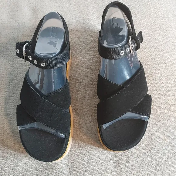 UGG Aubrey Ankle Strappy Flatform Sandals Sz-9.5