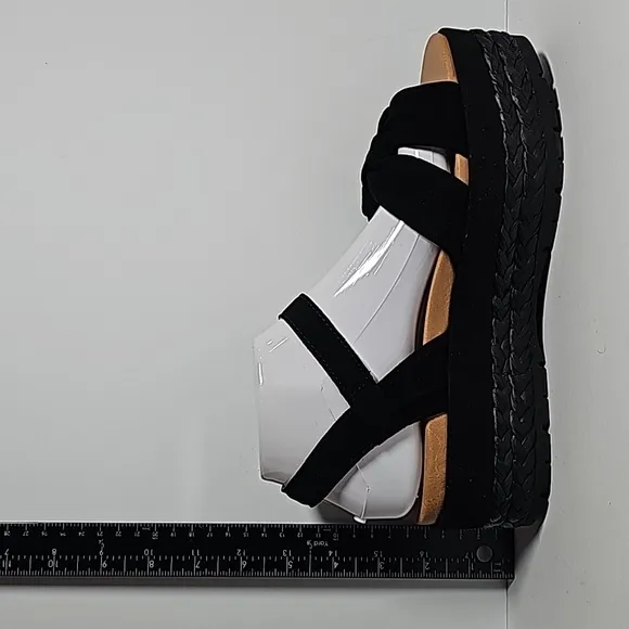 UGG Neusch Sandals Platforms Shoe Adjustable Strap Suede Leather Rafia Black 8.5