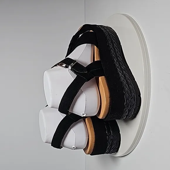 UGG Neusch Sandals Platforms Shoe Adjustable Strap Suede Leather Rafia Black 8.5