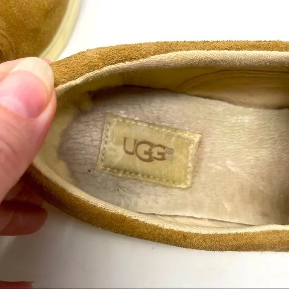 Ugg Shoes Flats Slip On’s Leather Tan sz 7