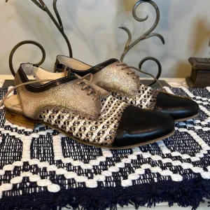 Unity In Diversity Oxford Black Gold Metallic Open Back Flats New