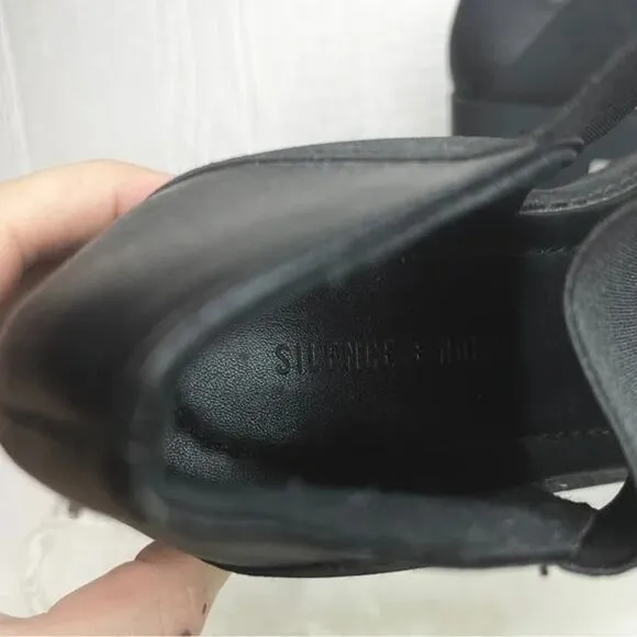 URBAN OUTFITTERS Black Platform Chunky Sandals US 7
