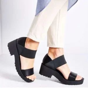 URBAN OUTFITTERS Black Platform Chunky Sandals US 7