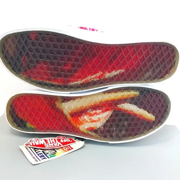 Vans Pride Classic Slip Ons, NWT,‎ Size 10M| EUR 43