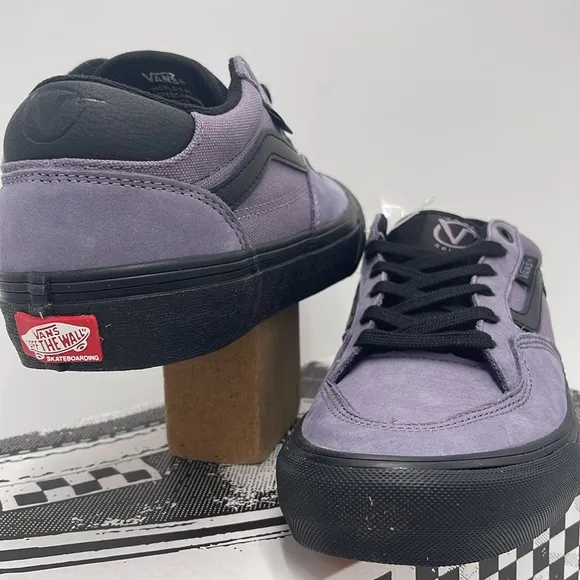 Vans WMNS RowanNubuck Light Purple/BlackVN0A5JICBI6 Sneakers