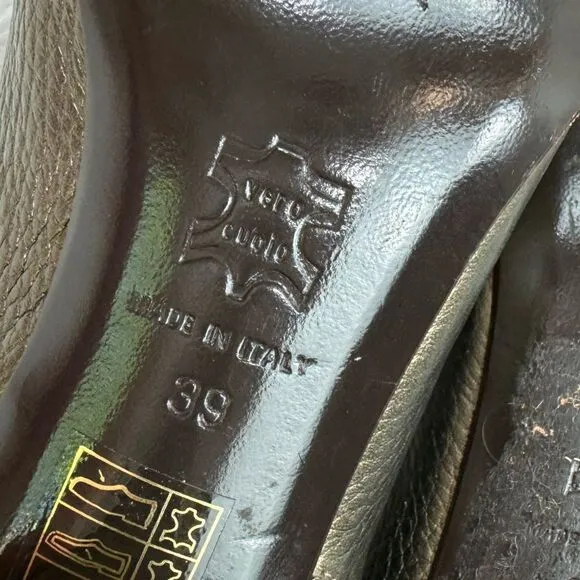 Versace Jeans Couture Metallic Round Toe Pebbled Leather Heeled Pumps