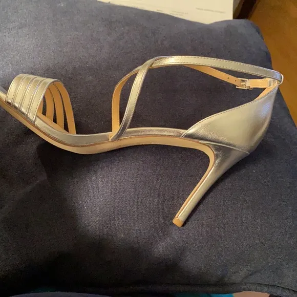 Via Spigq “Mila” silver sandals