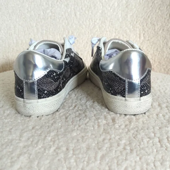 Vici Collection Norma “modern rush” faux golden goose style tennis Shoes 7.5