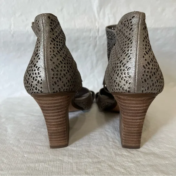 Vince Camuto Corbina Metallic Leather Heeled Open Toe Shoes