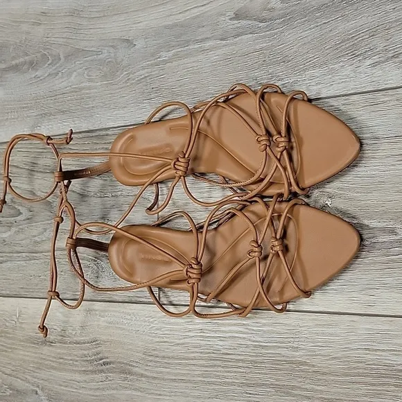 Vince Size 7 1/2 Tan Kenna Leather Strappy Flat Sandals