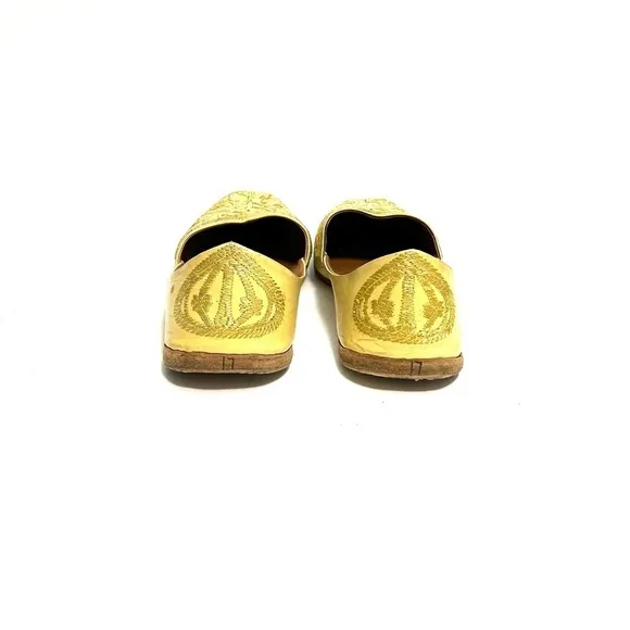 Vintage 1970s men’s gold leather Indian Punjabi jutti wedding shoes