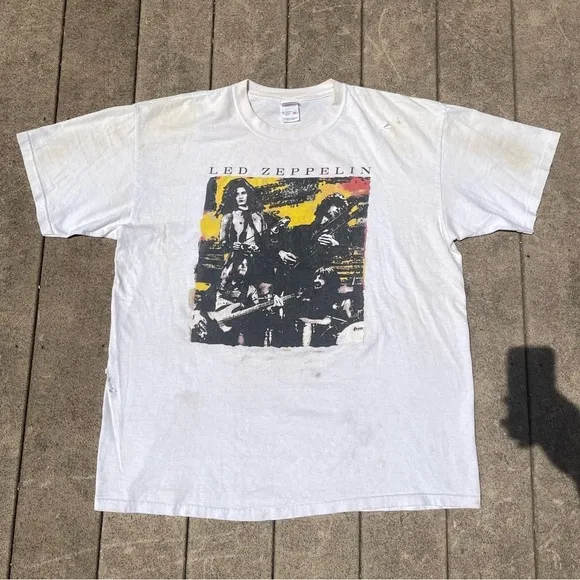 Vintage Distressed 2003 Led Zeppelin “How The West Was Won” Graphic T-Shirt